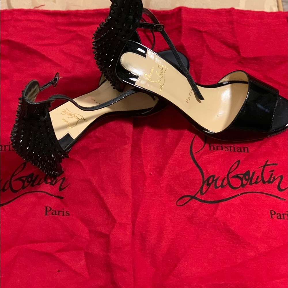 ❤️ Authentic Christian Louboutin heels. Hardly worn. Red Bottoms